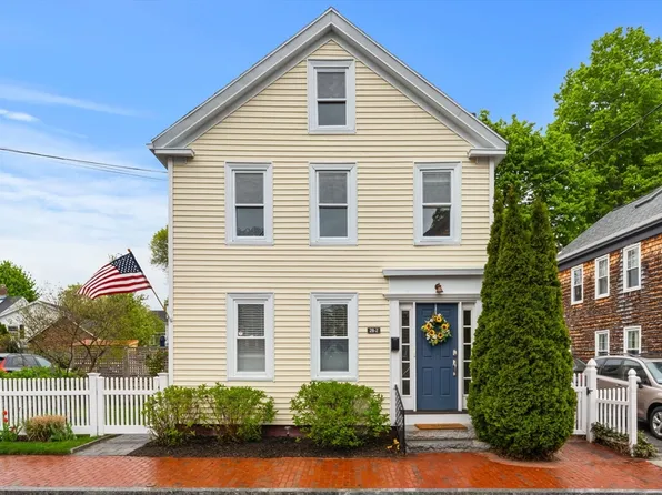 28 Dove St #2, Newburyport, MA 01950