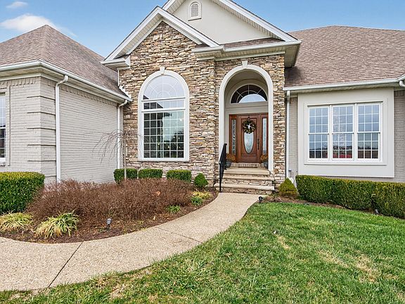 3rd image of 717 Sovereign Dr