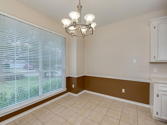 4th image of 214 Augsburg Ct