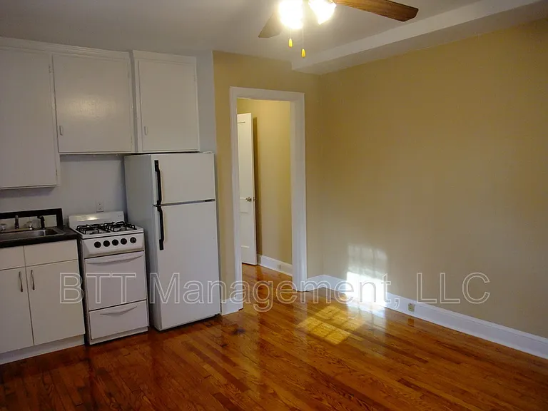 8401 Greenwood Ave #1 — Photo 2