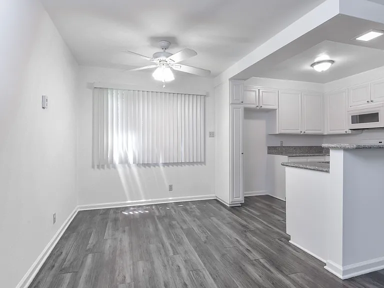 1799 N Hollywood Way #C — Photo 8