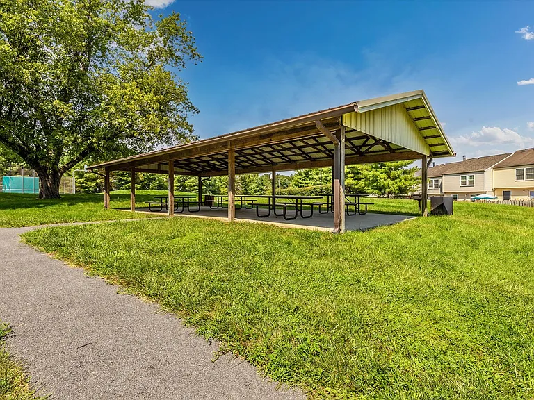 5621 Queen Anne Ct — Photo 60