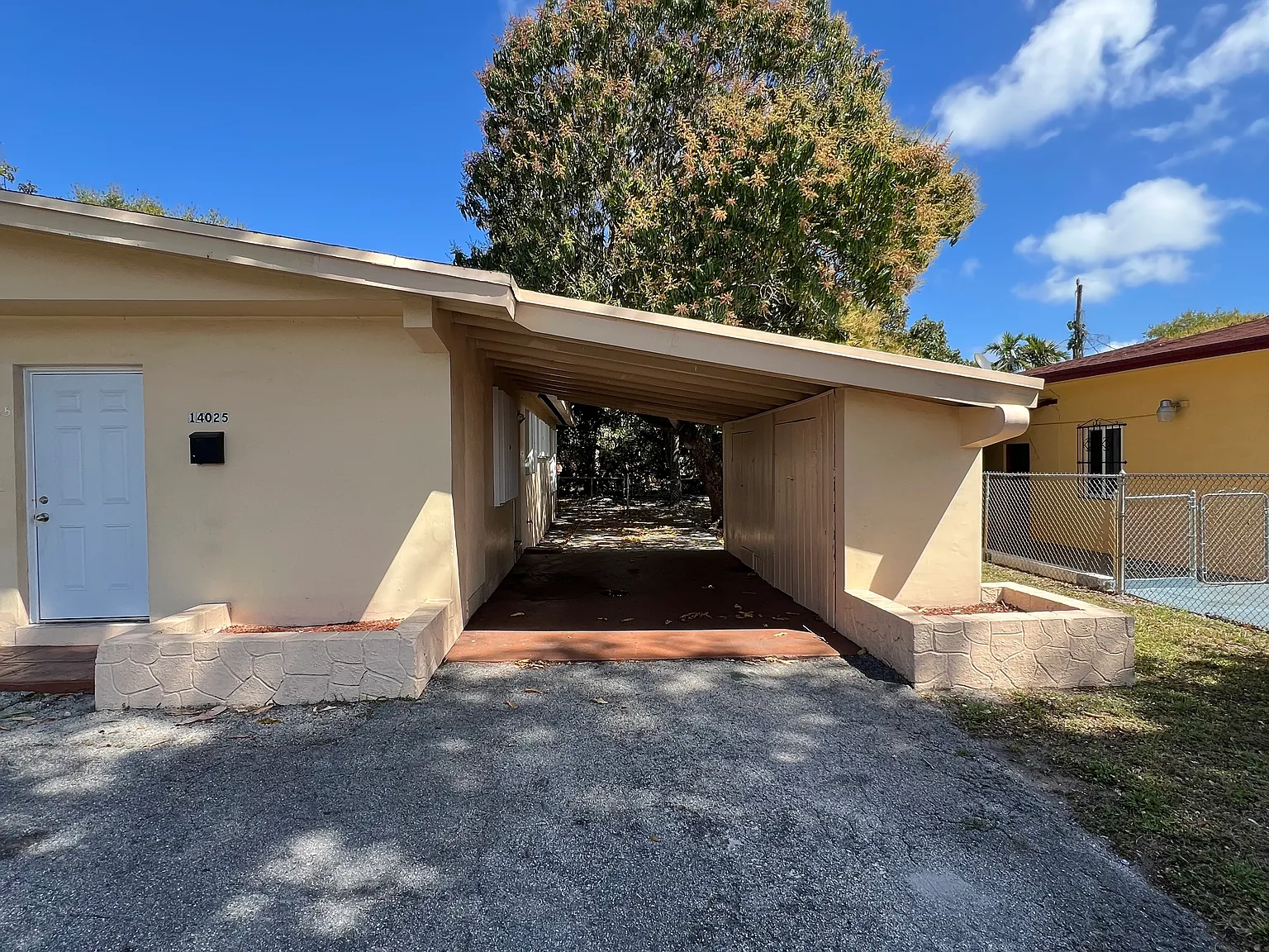 5 bed, 1495 sqft, $3,400 — Photo 2