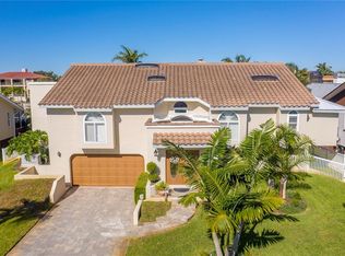 111 9th St E, Tierra Verde, FL 33715