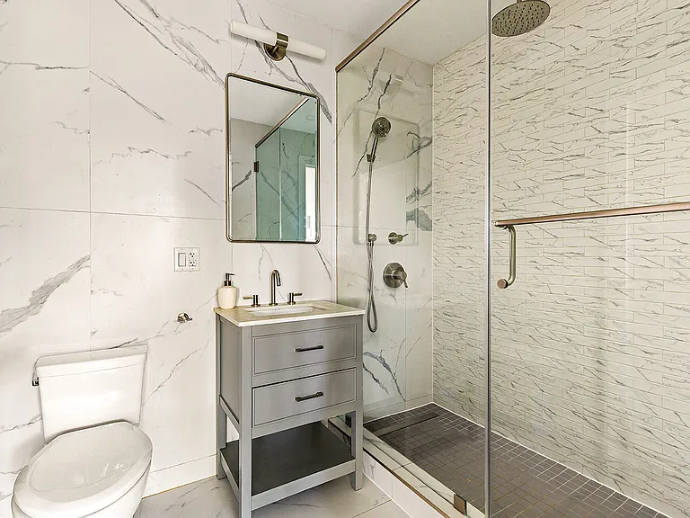 618 Monroe St #401 — Photo 6