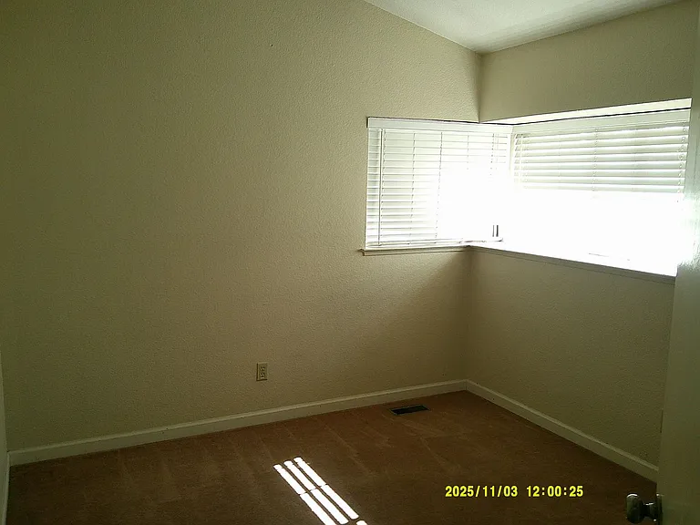 265 Sanborn Ln — Photo 15