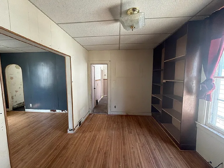 721 S Matthew St — Photo 2