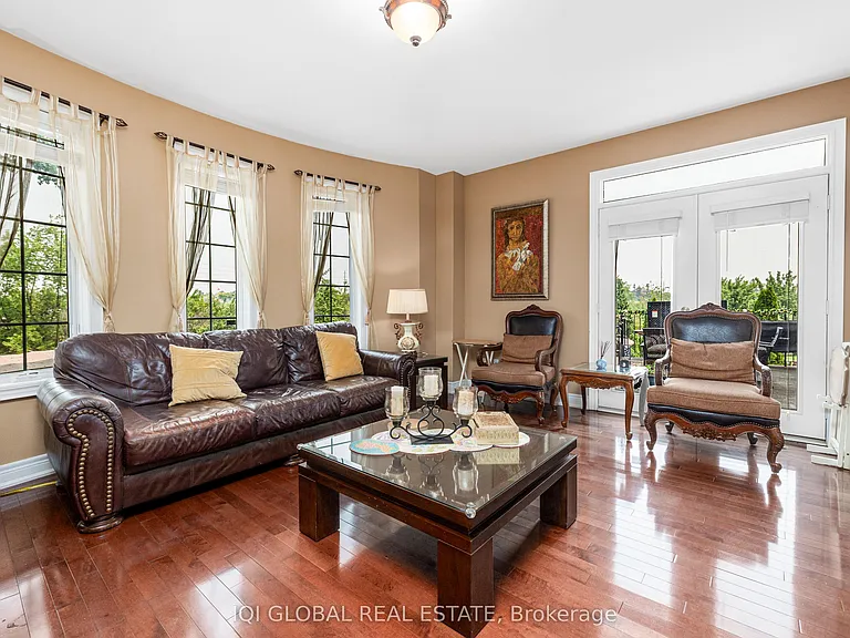 2395 Lyndhurst Dr — Photo 30