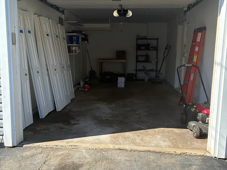 136 Flintstone Dr — Photo 11