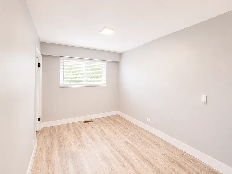 2442 E 19th Ave — Photo 10