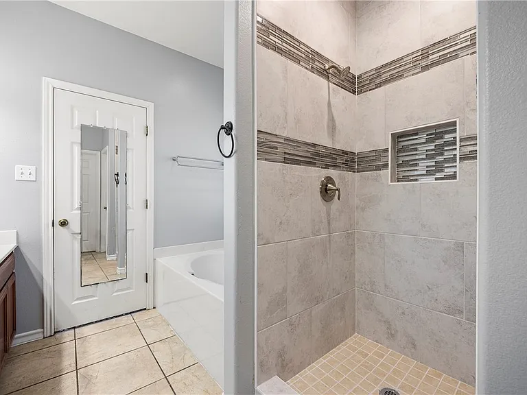 8201 Azimuth Ct — Photo 16