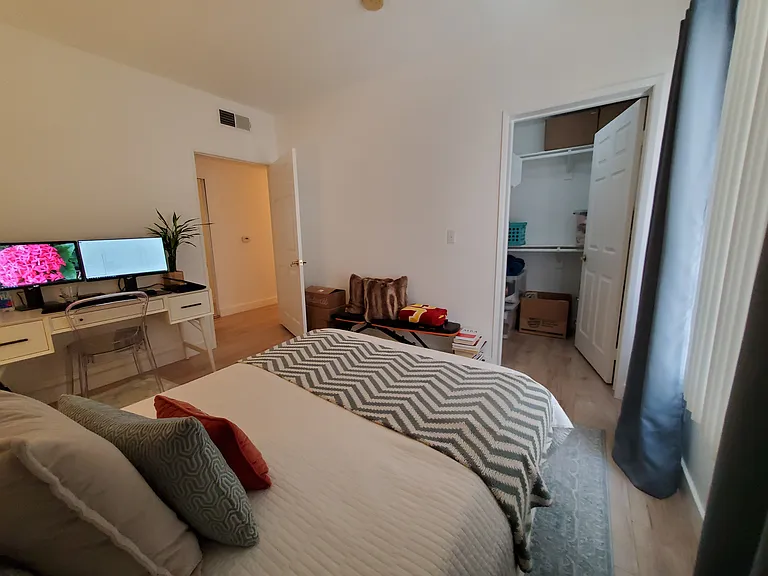 1546 Amherst Ave #103 — Photo 18