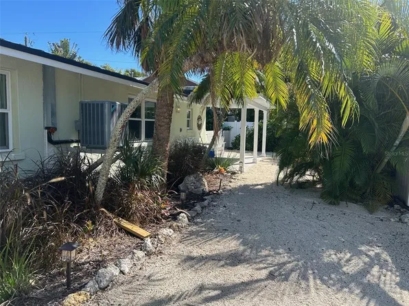 311 63rd St, Holmes Beach, FL 34217