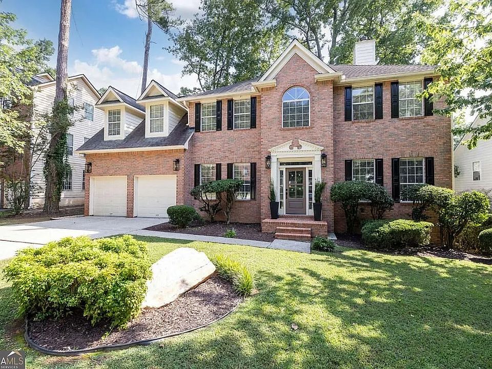 1st image of 245 Greenmont Cir