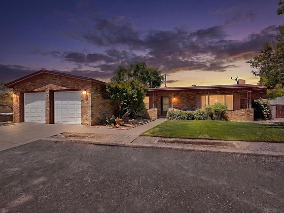 2nd image of 3709 Valerie Pl NE