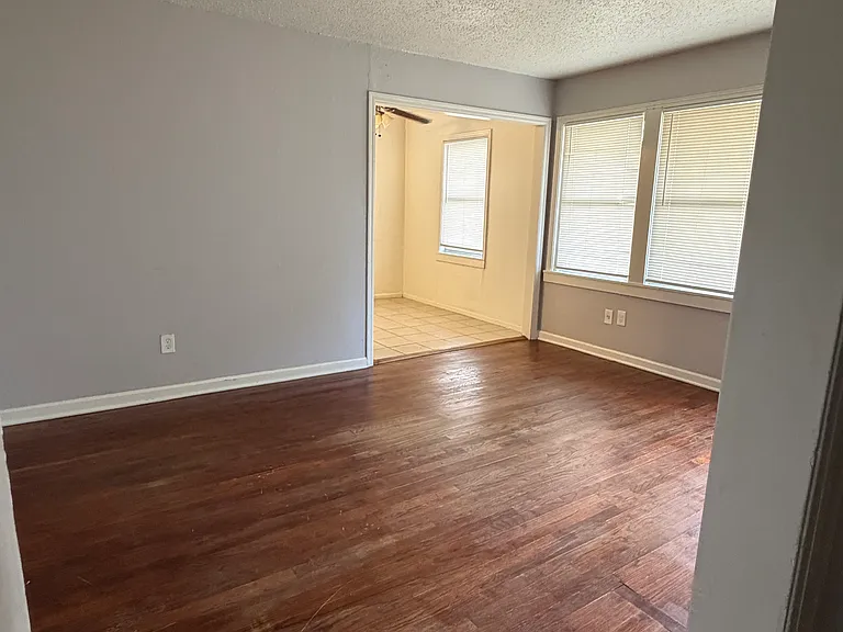 310 E Steed Dr — Photo 9