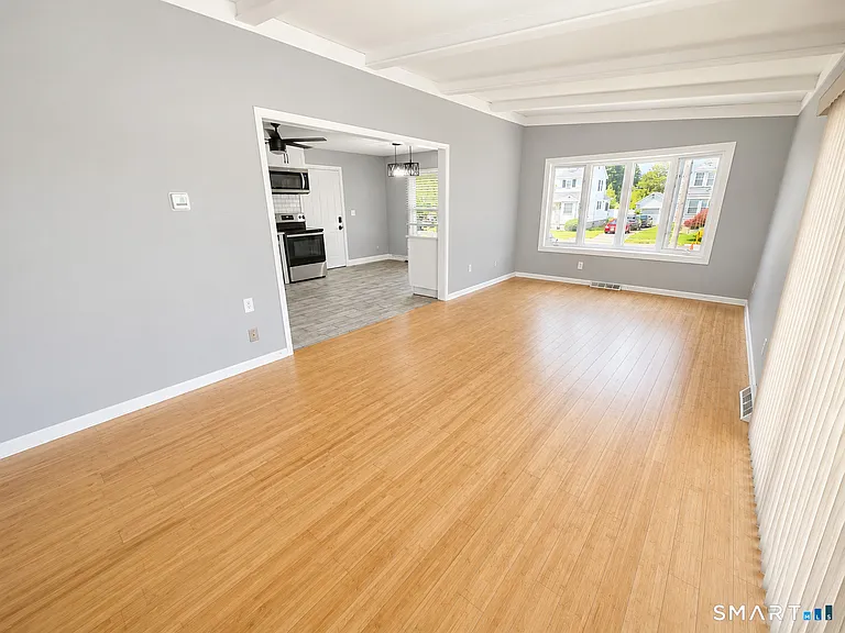 24 Pearl St — Photo 12