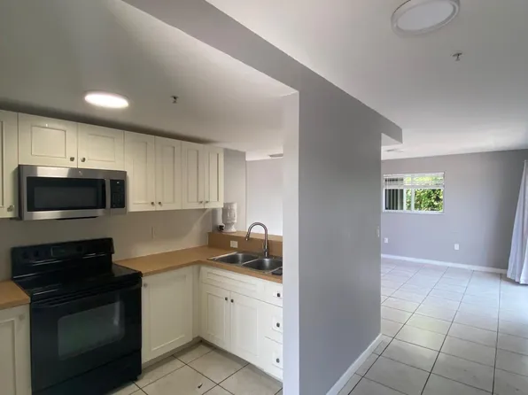 328 NW 12th Ave APT 12, Miami, FL 33128