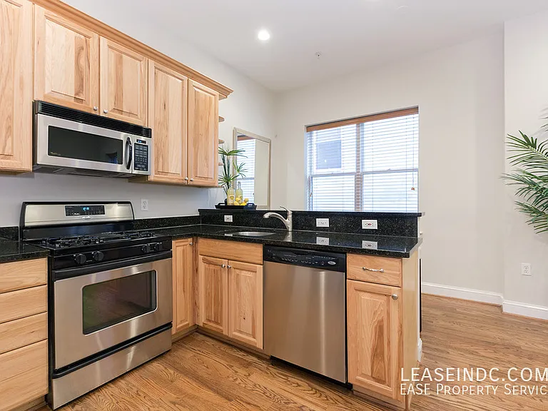 1417 Chapin St NW #505 — Photo 4