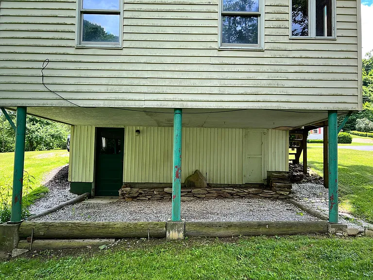 815 Soap Hollow Rd — Photo 6