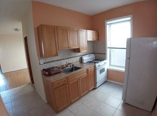 24-42 27th St #2B, Astoria, NY 11102