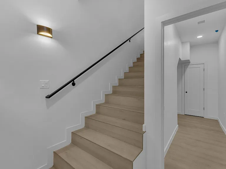 1519 Golden Hill Ter — Photo 11