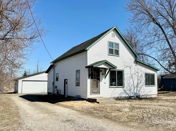 406 1st St NE, Deer River, MN 56636