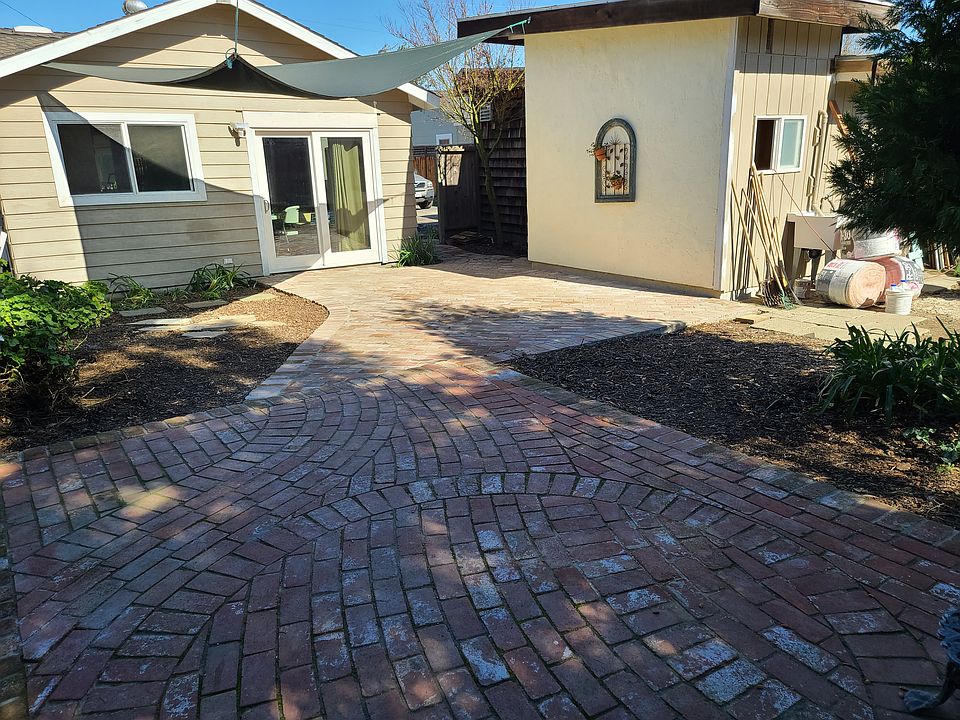 Your entrance to back patio. Note your slider. The other building is the laundry room.