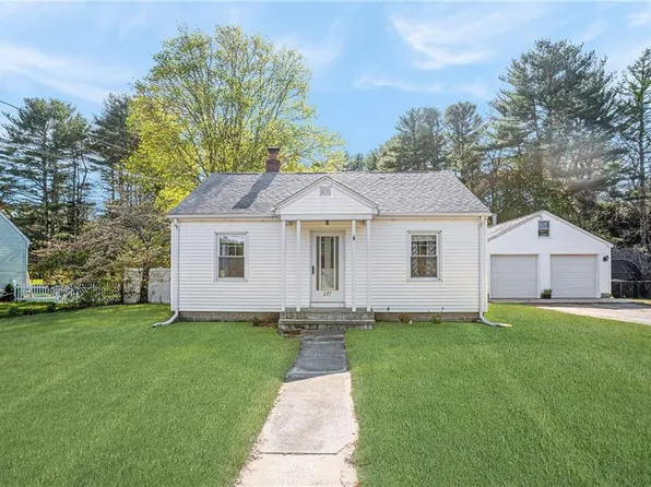 237 Richmond Townhouse Rd, Richmond, RI 02812