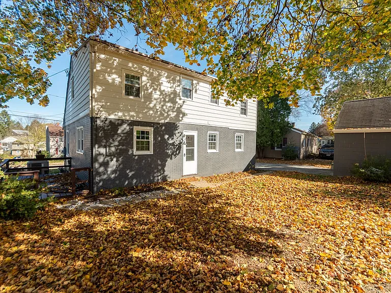 7 Circle Rd — Photo 12