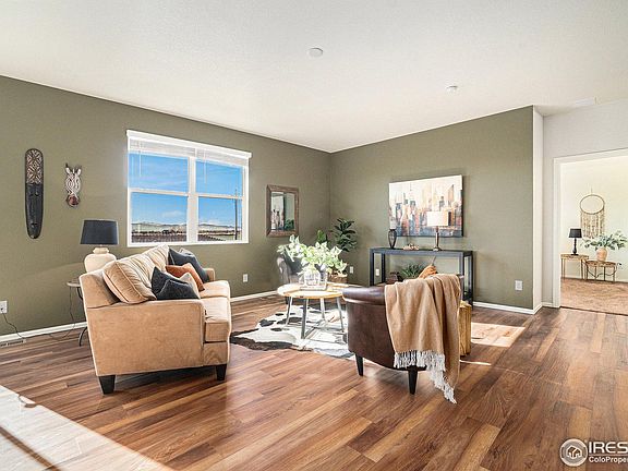 5th image of 944 Camberly Dr