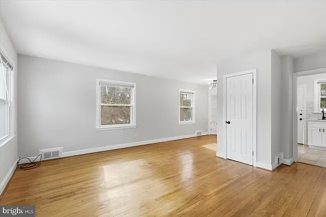 9704 Lorain Ave — Photo 6