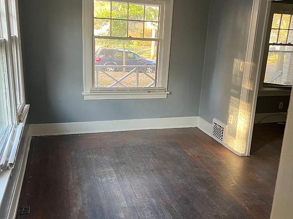 3rd image of 1578 Pilgrim St #1