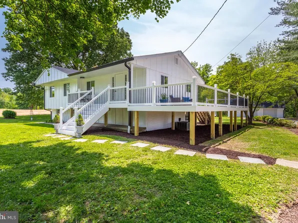 77 Grays Rd, Harwood, MD 20776