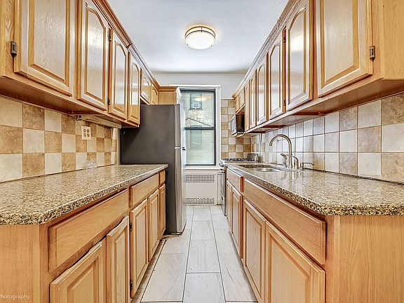 4th image of 4720 42nd St APT 1B