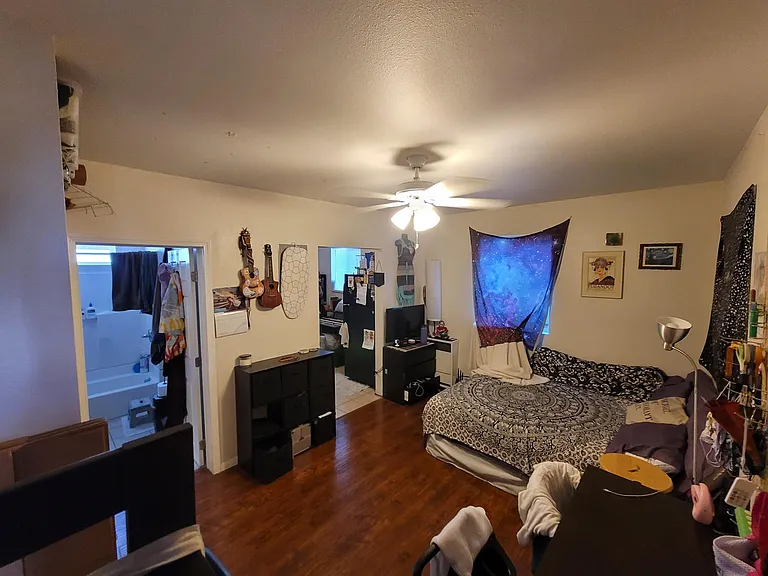 1915 Atlantic Ave #12 — Photo 2