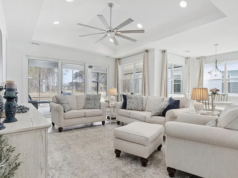 636 Horizon Ct — Photo 24