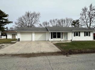 214 E Walnut Ave, Dunkirk, IN 47336