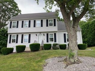 246 Old Evarts Ln, Groton, CT 06355