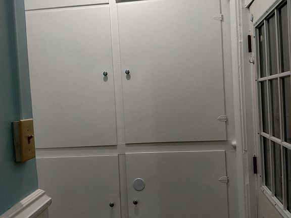 3rd image of 6 Sawyer Ave #1