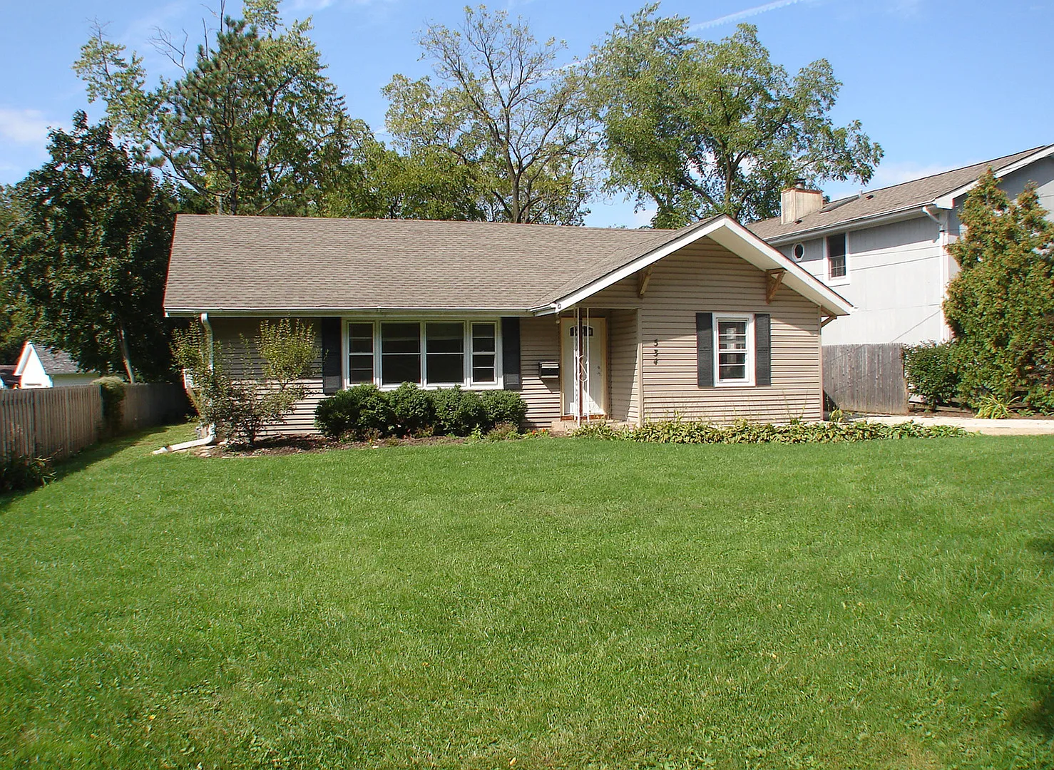 534 Grace Ave photo 1