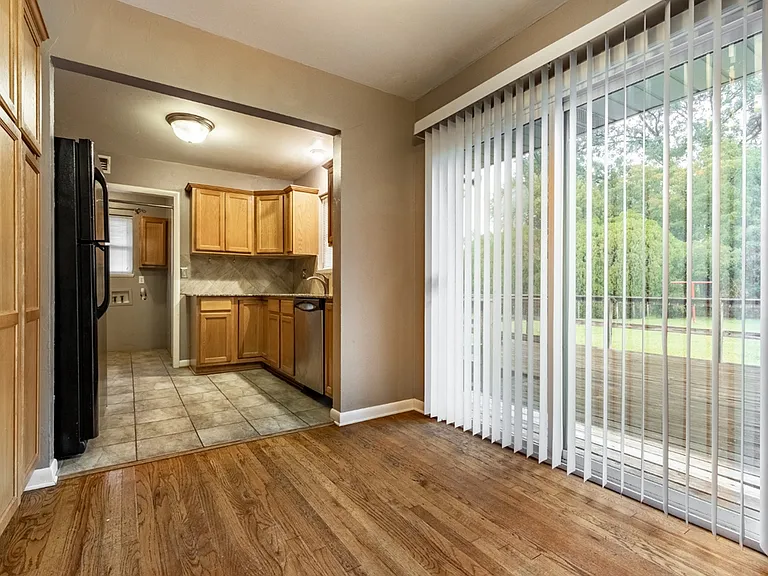 2108 Henderson Dr — Photo 6
