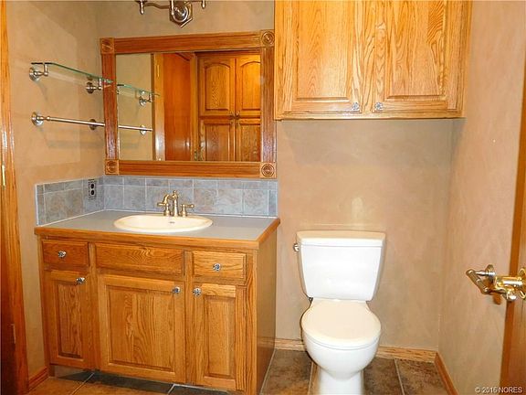 3rd image of 4991 Chambers Dr