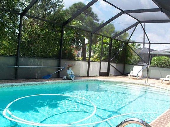 3rd image of 1638 SE Holiday Rd