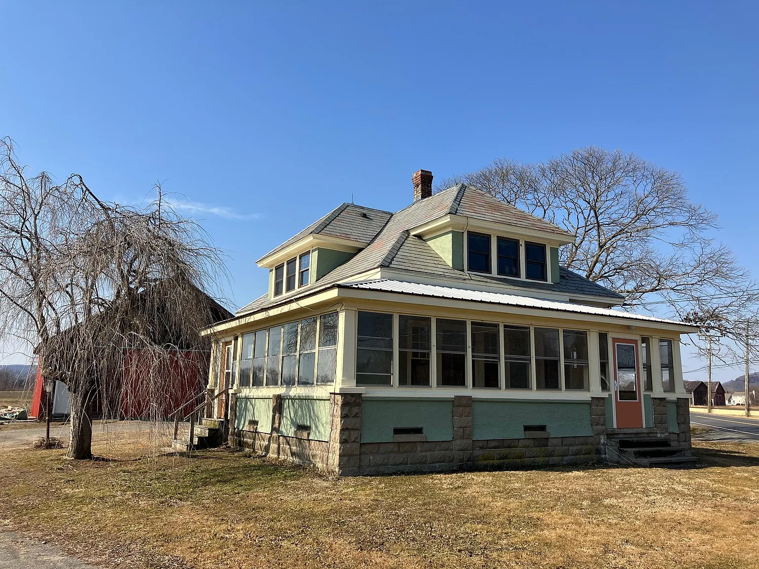4 bed, 1887 sqft, $2,925 — Photo 4