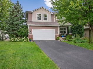 1823 Red Oak Rdg, Carver, MN 55315