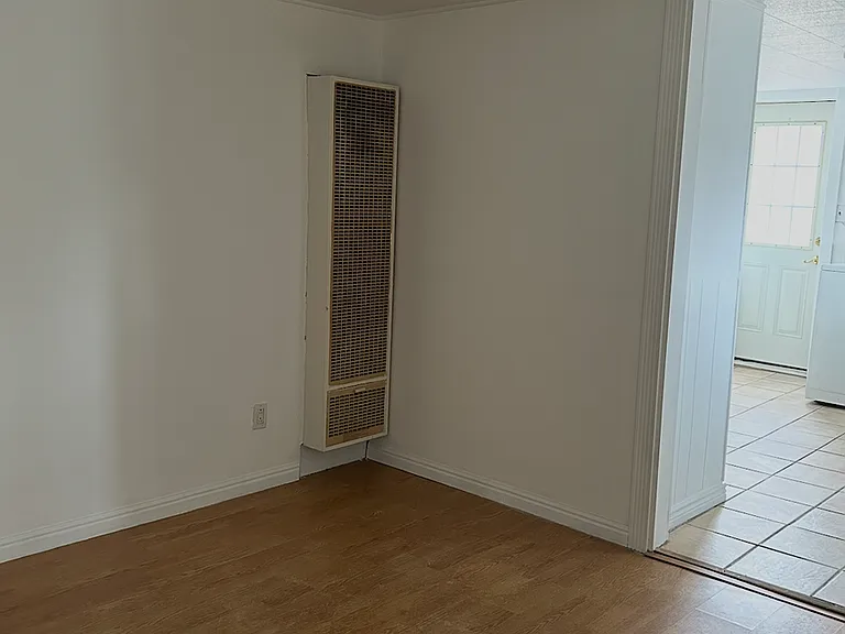 239 S 200 W — Photo 3