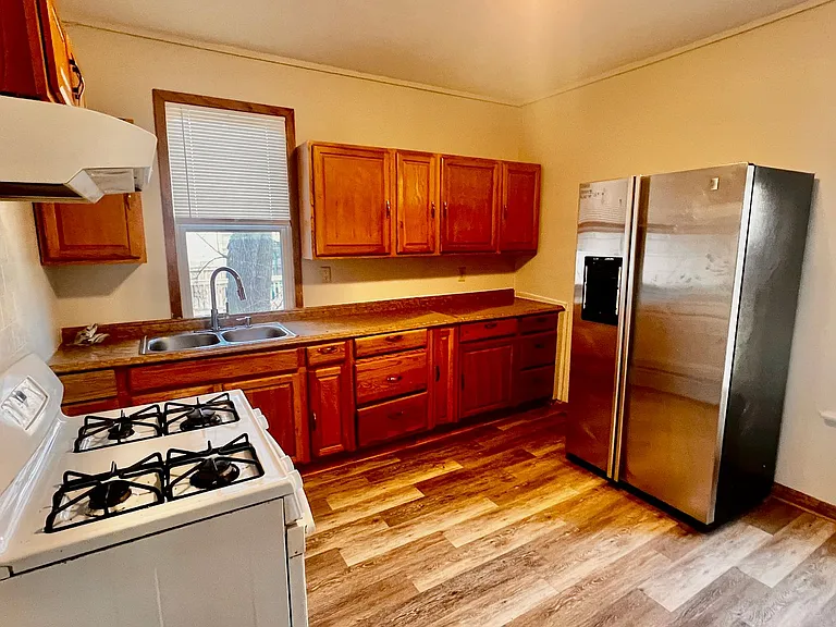 1435 Villa St — Photo 5