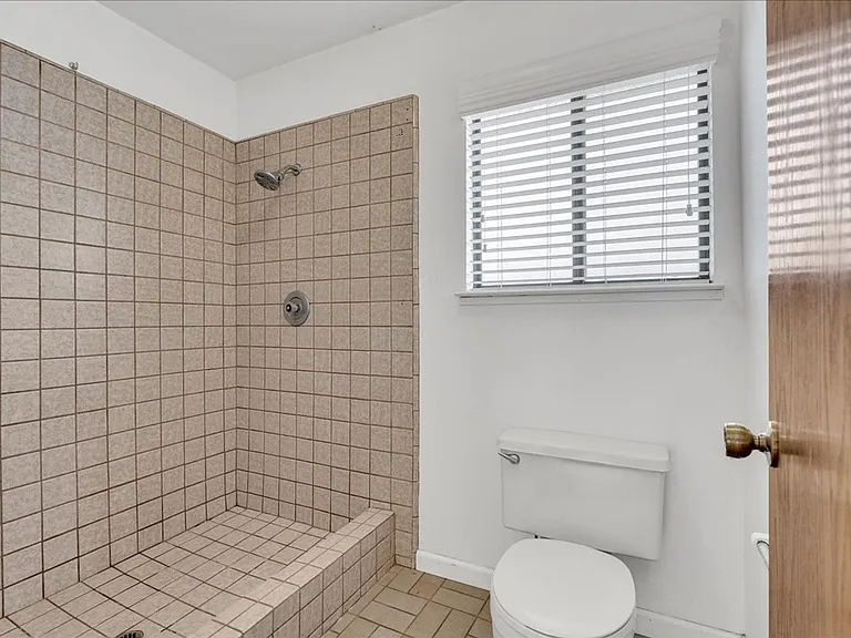 285 W Ash Ave — Photo 19