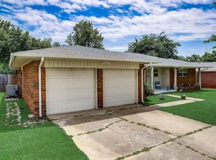 310 Kimberling Dr, Moore, OK 73160